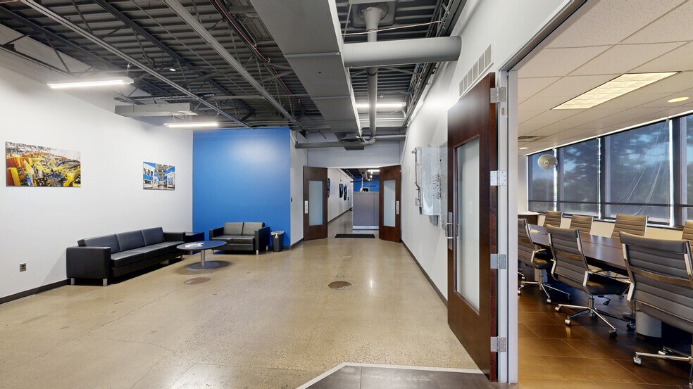 12001 Farmington Rd, Livonia, MI à louer - Numérisation 3D Matterport – Image 2 sur 16