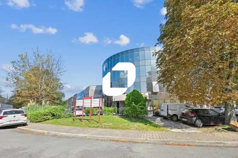 Local d’activités dans Goussainville à louer - Photo de l’immeuble – Image 3 sur 10