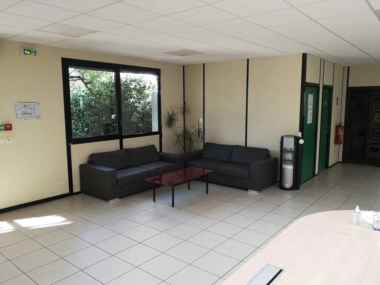 2 Rue Jupiter, Carquefou à louer - Photo de l’immeuble – Image 3 sur 8
