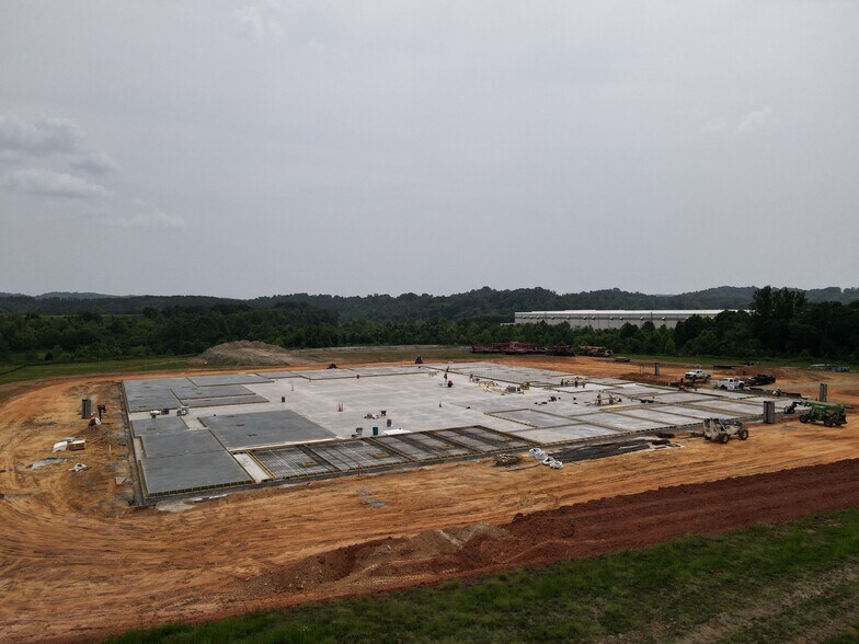 740 Beaver Creek Dr, Martinsville, VA à louer - Photo de la construction – Image 2 sur 5