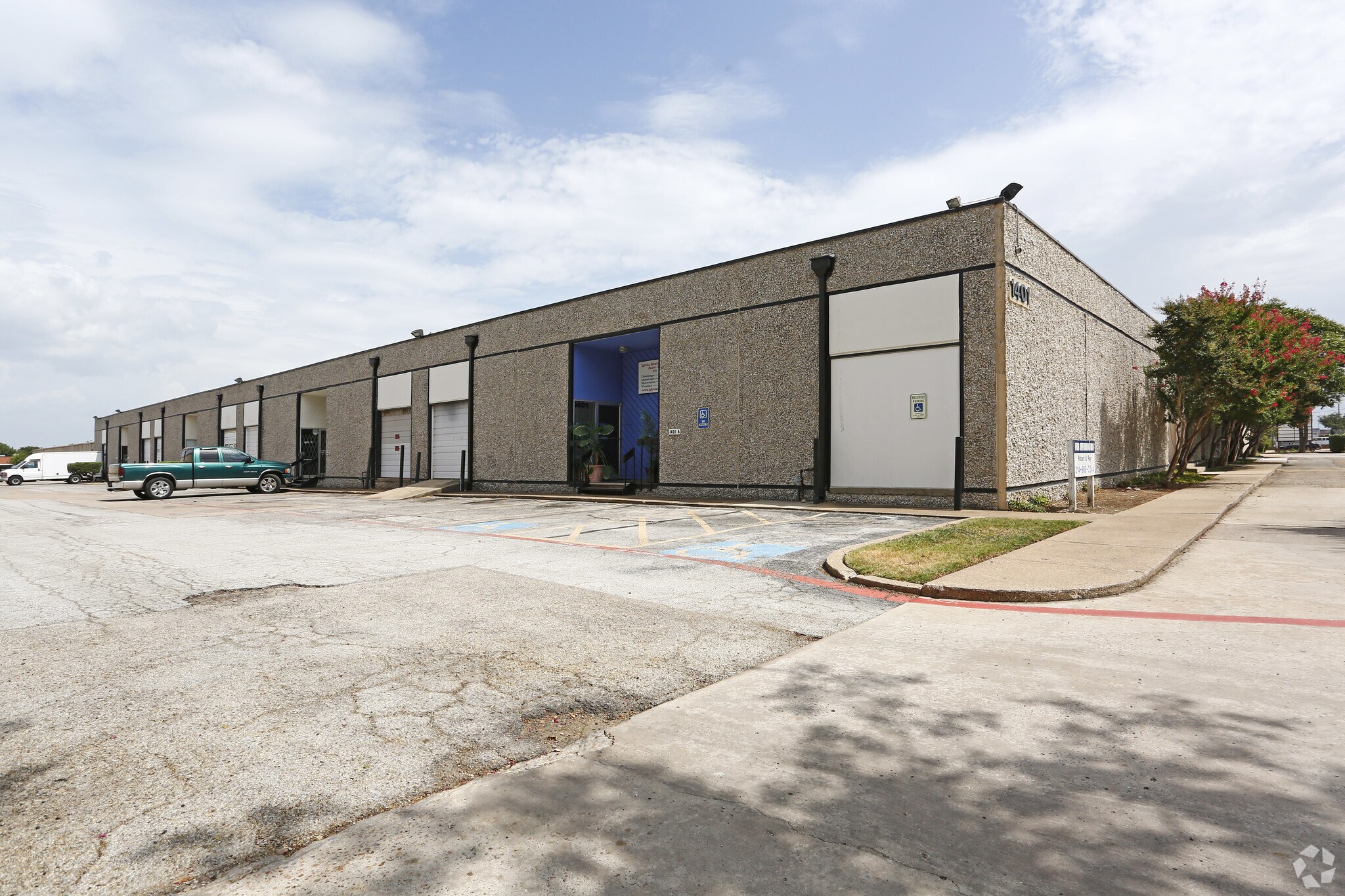 1401-1403 T I Blvd, Richardson, TX à louer Photo principale– Image 1 sur 9