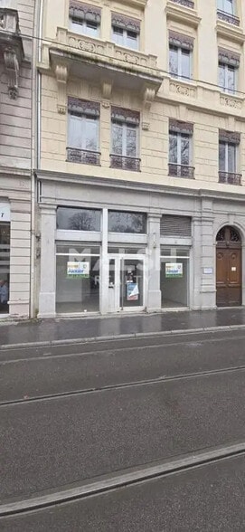 Local commercial dans Lyon à louer - Photo de l’immeuble – Image 3 sur 3