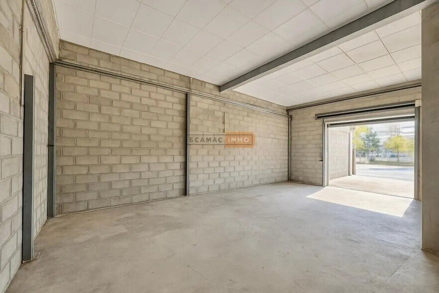 Industriel/Logistique dans Puget-sur-Argens à louer - Photo de l’immeuble – Image 2 sur 5