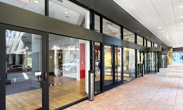 601 Montgomery St, San Francisco, CA à louer Photo de l’immeuble– Image 2 sur 6