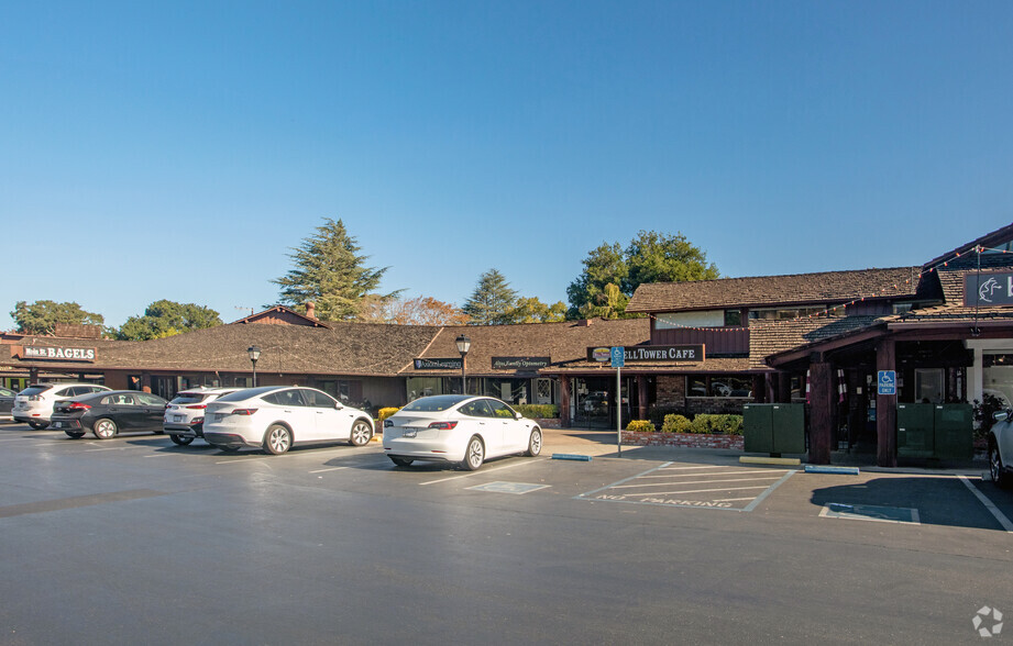 600-696 Fremont Ave, Los Altos, CA à louer - Photo de l’immeuble – Image 3 sur 5