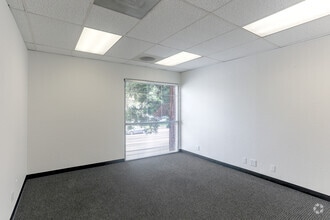 2060 Walsh Ave, Santa Clara, CA à louer Photo intérieure– Image 2 sur 3