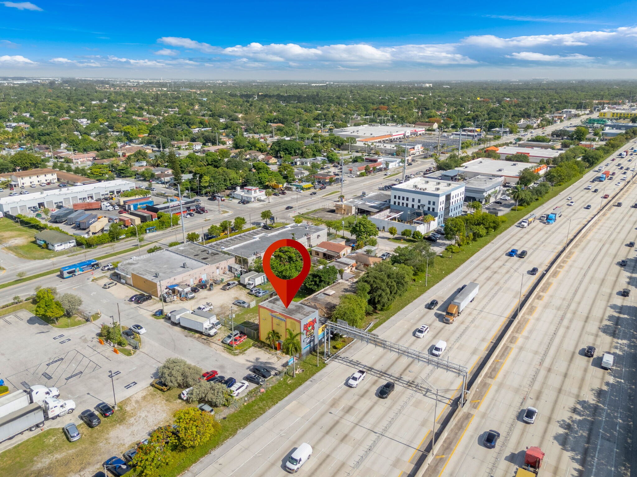 651 NW 106th St, Miami, FL à vendre Photo de l’immeuble– Image 1 sur 21