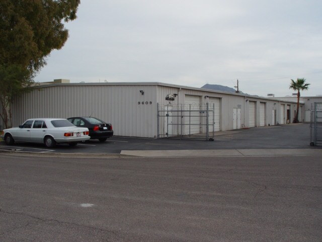 9609 N 21st Dr, Phoenix, AZ à louer Photo principale– Image 1 sur 7
