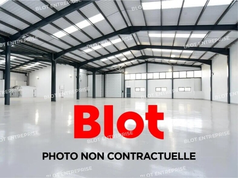 Local d’activités dans Languenan à louer - Photo de l’immeuble – Image 2 sur 4