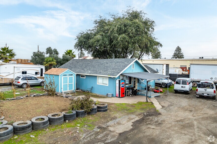 8850 Elder Creek Rd, Sacramento, CA à louer - Photo de l’immeuble – Image 2 sur 4