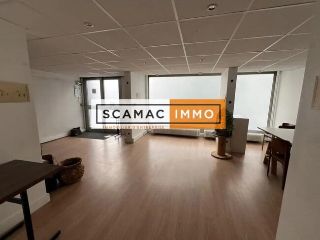 Plus de détails pour Bureau, Local d'activités à louer