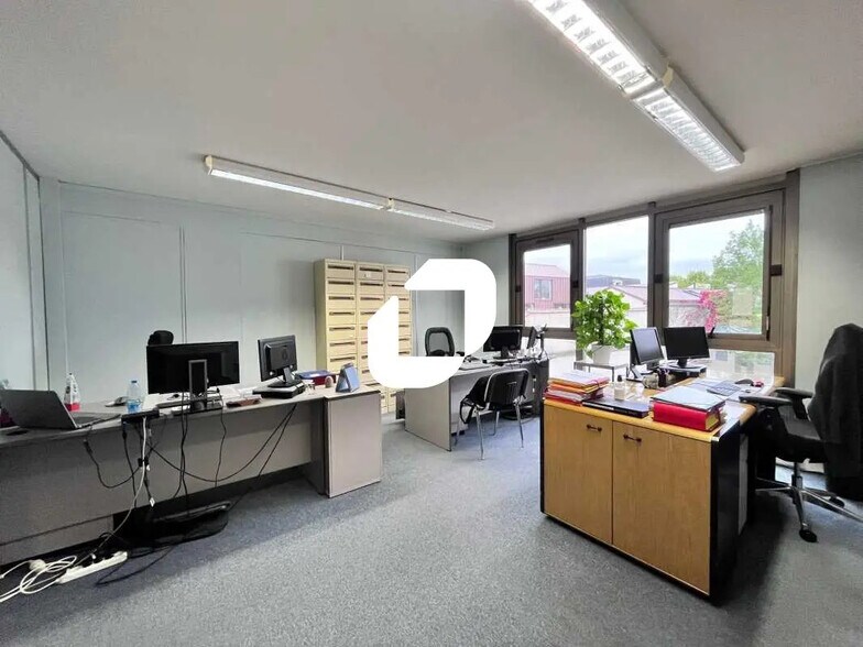 Bureau dans Versailles à vendre - Photo de l’immeuble – Image 3 sur 4