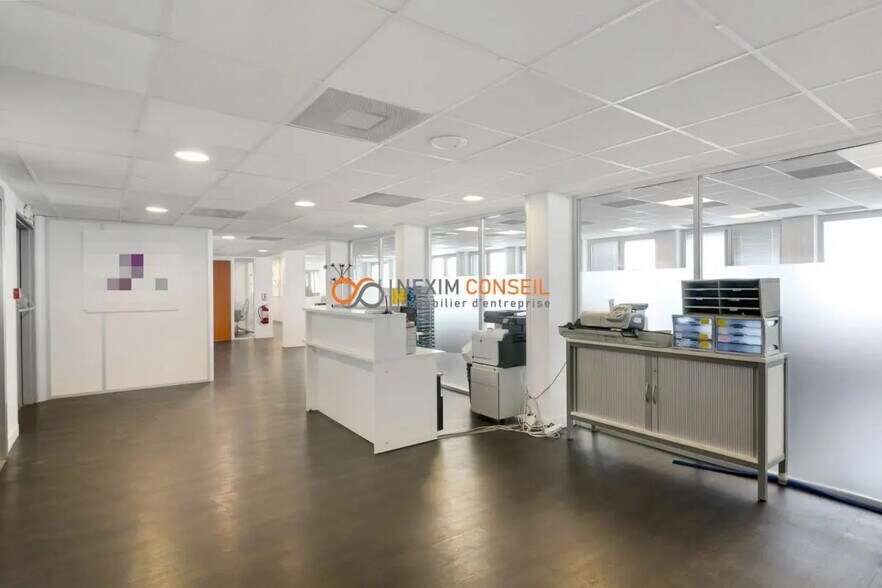 Bureau dans Asnières-sur-Seine à vendre - Photo de l’immeuble – Image 3 sur 56