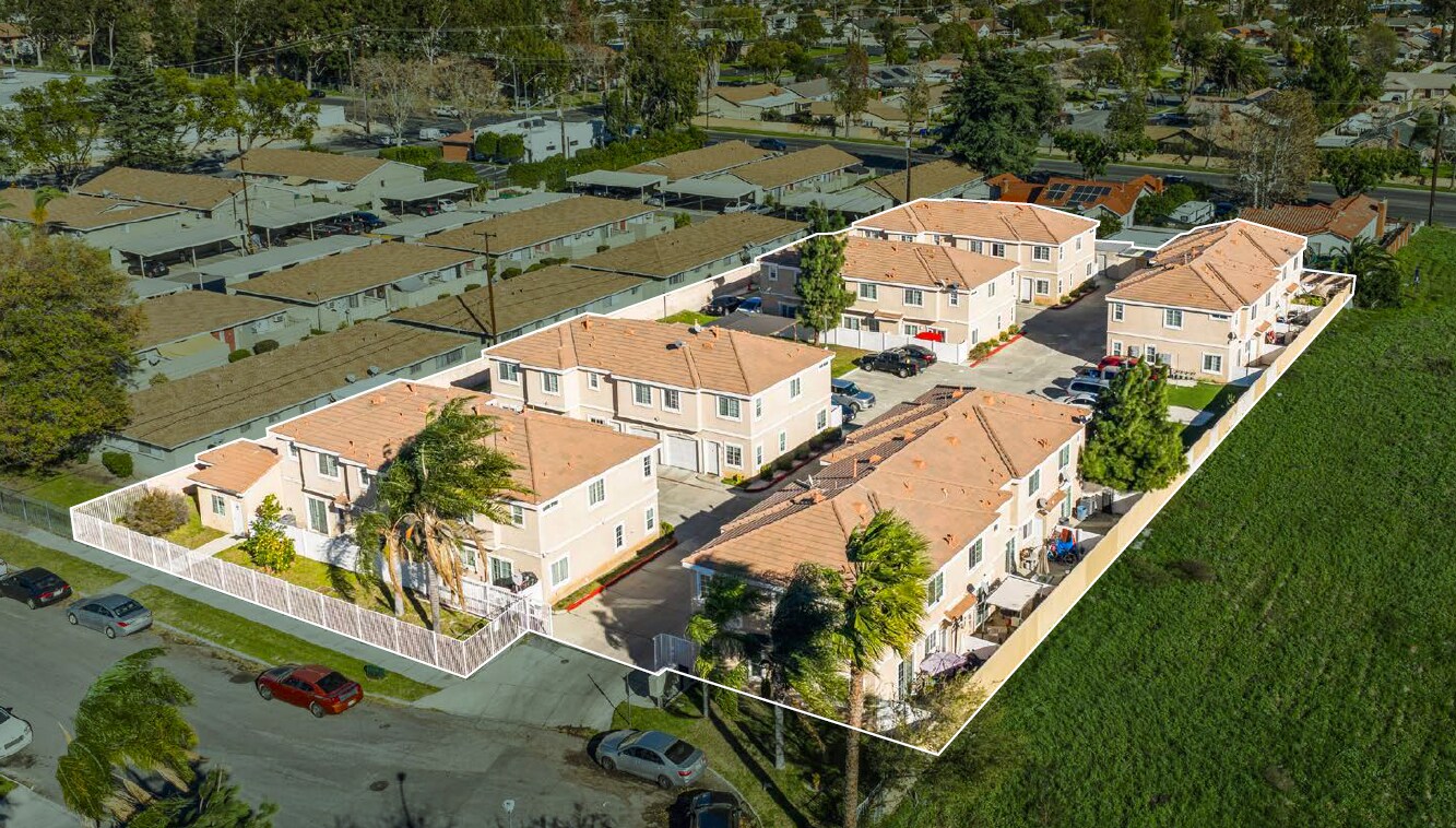 1525 N Palm Ave, Rialto, CA à vendre Photo principale– Image 1 sur 4