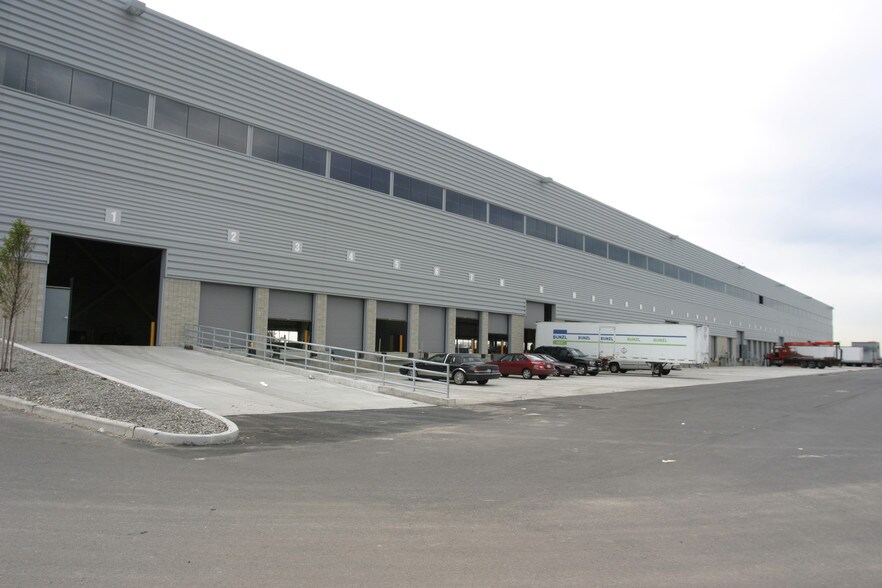 230-19 International Airport Ctr Blvd, Springfield Gardens, NY à louer - Photo de l’immeuble – Image 2 sur 5