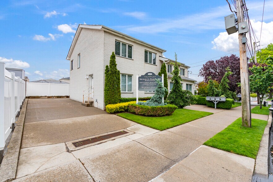 105 Benton Ave, Staten Island, NY à louer - Photo de l’immeuble – Image 3 sur 28