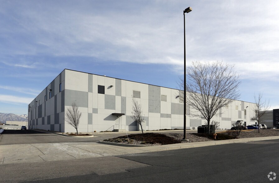 3560 W Ninigret Dr, Salt Lake City, UT à vendre - Photo de l’immeuble – Image 2 sur 12
