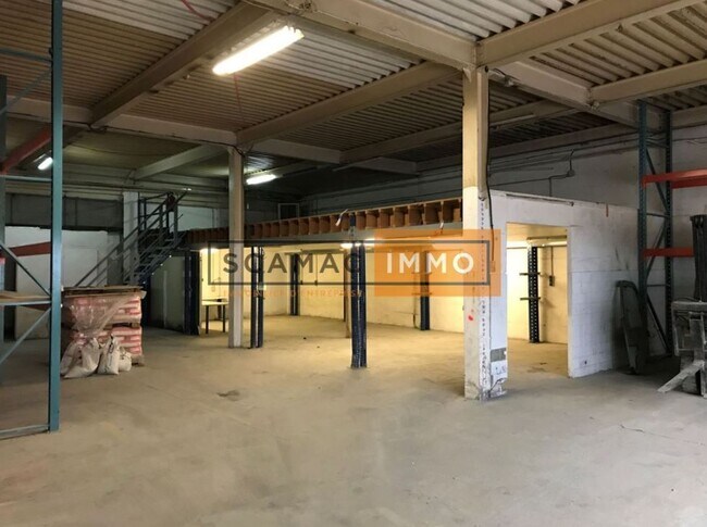 Plus de détails pour Industriel/Logistique à louer