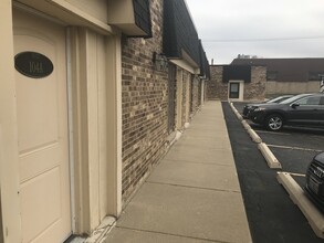 3605 Woodhead Dr, Northbrook, IL à louer Photo de l’immeuble– Image 2 sur 7