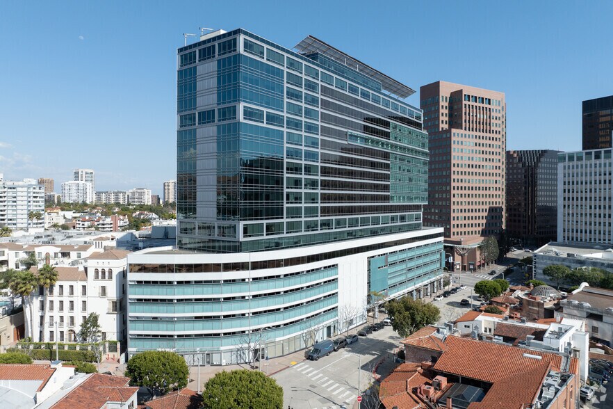 1100 Glendon Ave, Los Angeles, CA à louer - Photo de l’immeuble – Image 2 sur 21