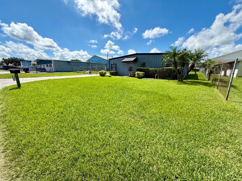 530 W Brannen Rd, Lakeland, FL à vendre - Photo de l’immeuble – Image 2 sur 32