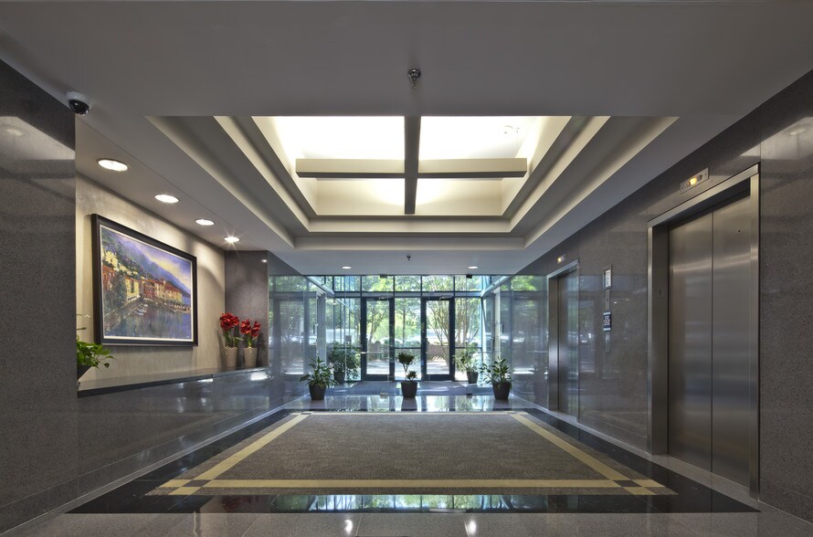 5510 Six Forks Rd, Raleigh, NC à louer - Photo de l’immeuble – Image 3 sur 20