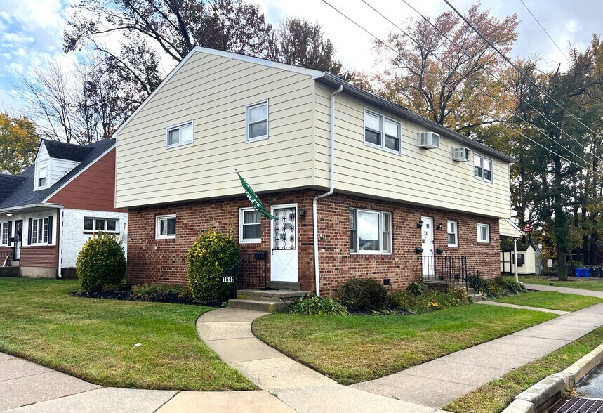 1646 Norwood Ave, Prospect Park, PA à vendre - Photo de l’immeuble – Image 2 sur 8