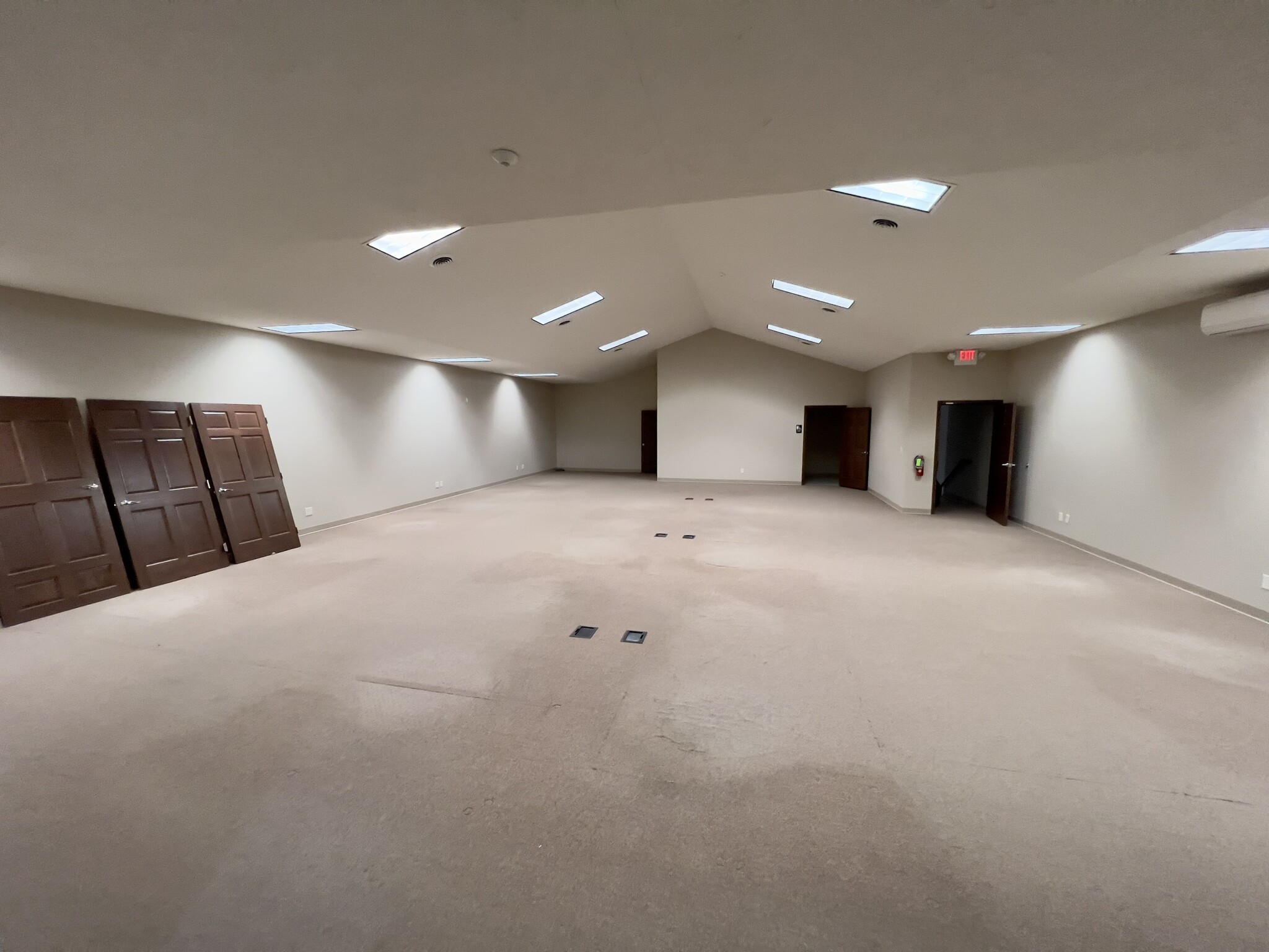 810 E 56th St, Kearney, NE à louer Photo intérieure– Image 1 sur 2