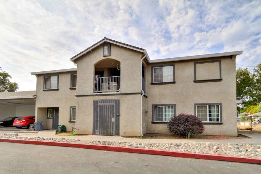 3732-3736 Astoria St, Sacramento, CA à vendre - Photo de l’immeuble – Image 2 sur 16