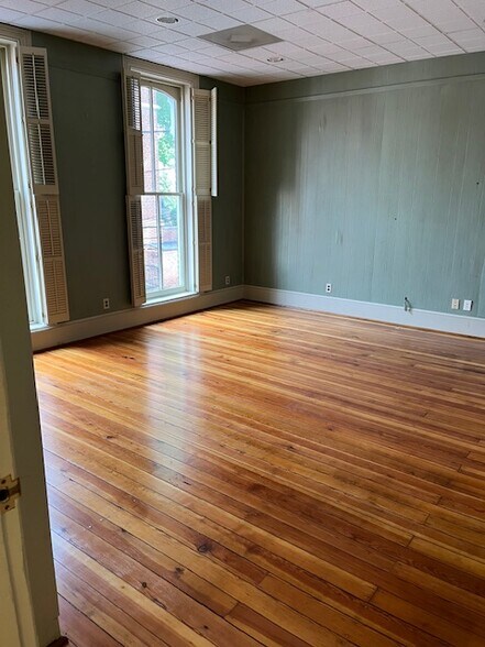 7-13 Culpeper St, Warrenton, VA à louer - Photo intérieure – Image 3 sur 11