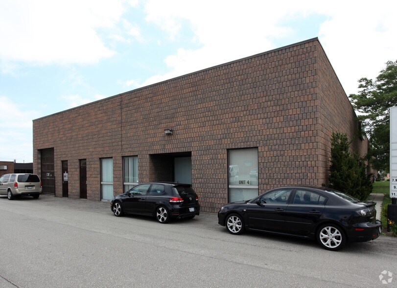 185 Carlingview Dr, Toronto, ON à louer - Photo de l’immeuble – Image 2 sur 3