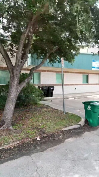 114 W Drew St, Houston, TX à louer - Vidéo sur l’annonce professionnelle – Image 2 sur 25