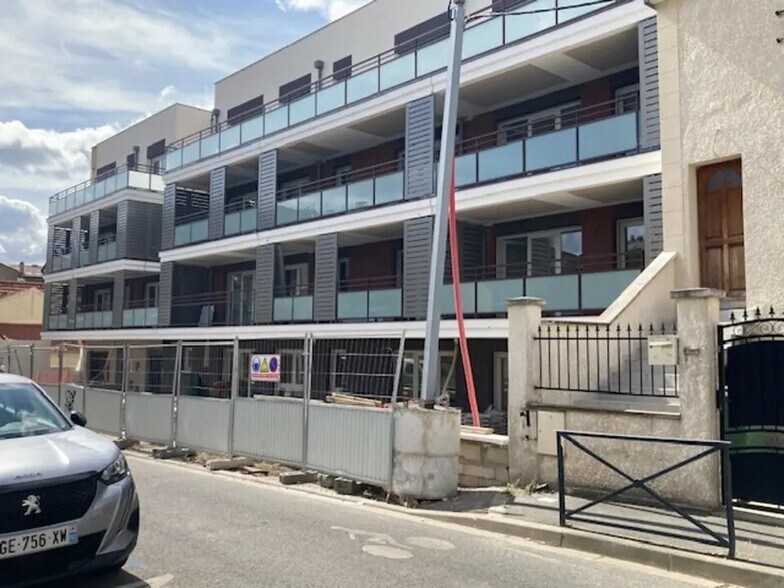 Local commercial dans Fontenay-sous-Bois à louer - Photo de l’immeuble – Image 3 sur 11