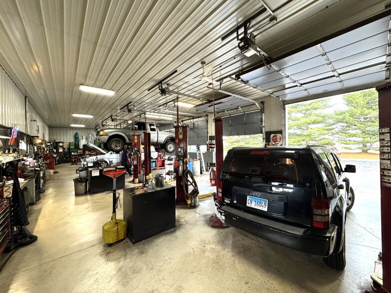 1951 Wiesbrook Rd, Oswego, IL à vendre - Photo intérieure – Image 3 sur 11