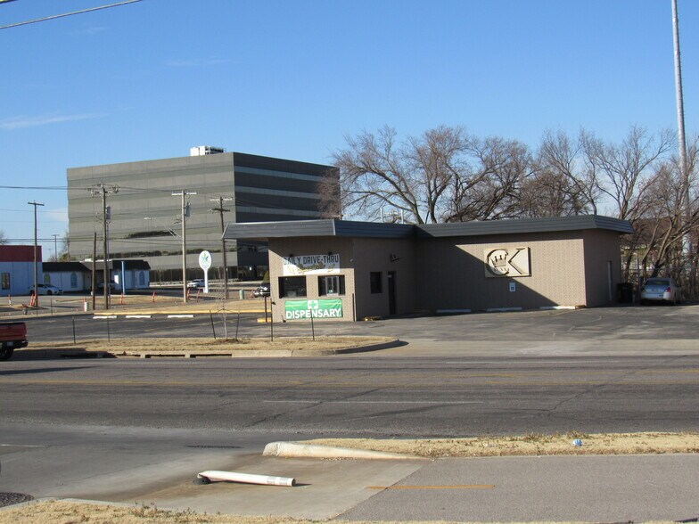 4435 NW 63rd St, Oklahoma City, OK à louer - Photo de l’immeuble – Image 2 sur 2