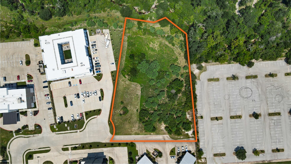 3061 Plaza Centre Court, Bryan, TX à vendre - Photo de l’immeuble – Image 2 sur 6