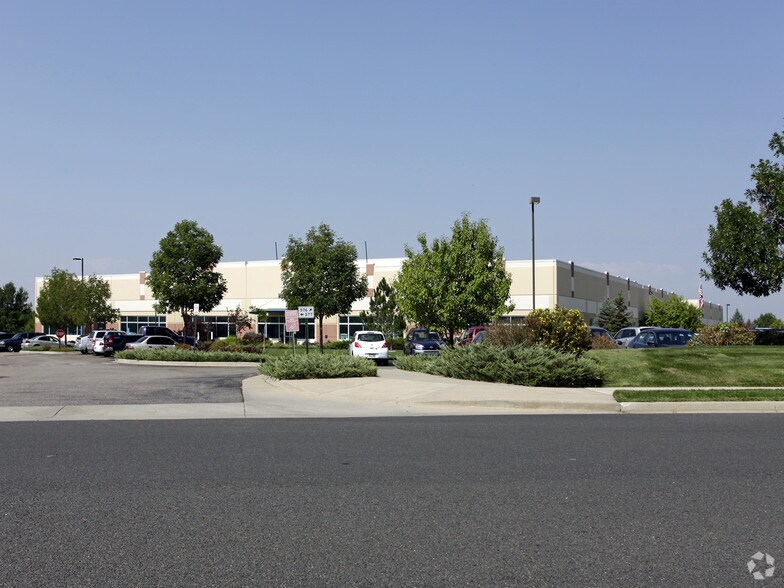 16430 E Hughes Dr, Aurora, CO à vendre - Photo de l’immeuble – Image 3 sur 12