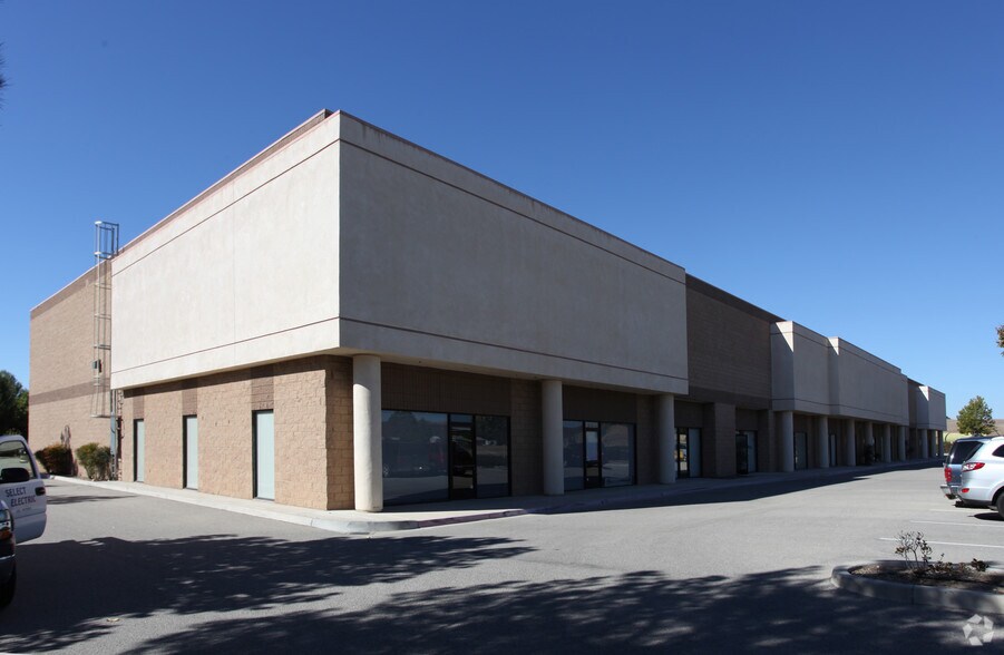 580 Linne Rd, Paso Robles, CA à louer - Photo de l’immeuble – Image 2 sur 8