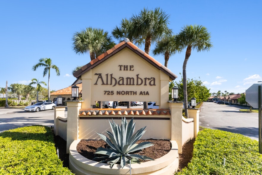 725 N A1A, Jupiter, FL à vendre - Photo principale – Image 1 sur 8