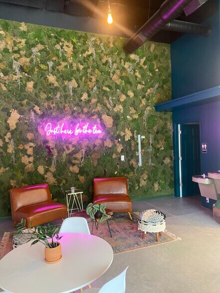 96 Weaverville Rd, Woodfin, NC à louer - Photo intérieure – Image 2 sur 6