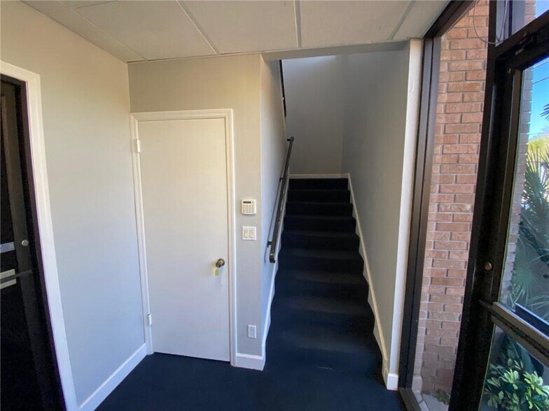 3885 20th St, Vero Beach, FL à louer - Hall d’entrée – Image 2 sur 26