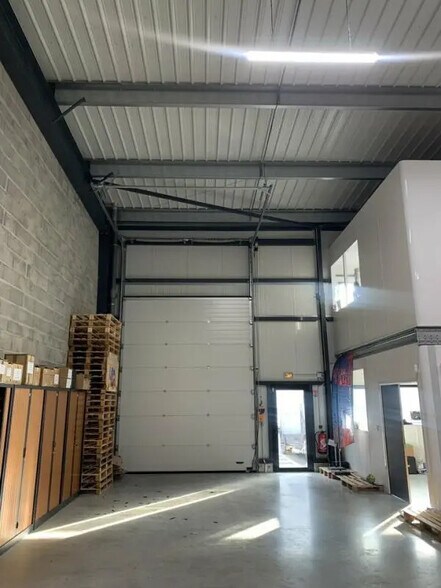 Local d’activités dans Mérignac à louer - Photo de l’immeuble – Image 3 sur 5