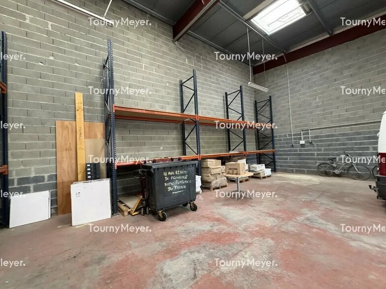 Local d’activités dans Cugnaux à louer - Photo de l’immeuble – Image 3 sur 5