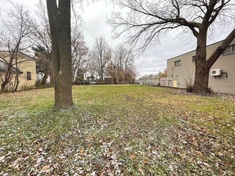 6192 Dunn St, Niagara Falls, ON à vendre - Autre – Image 2 sur 2