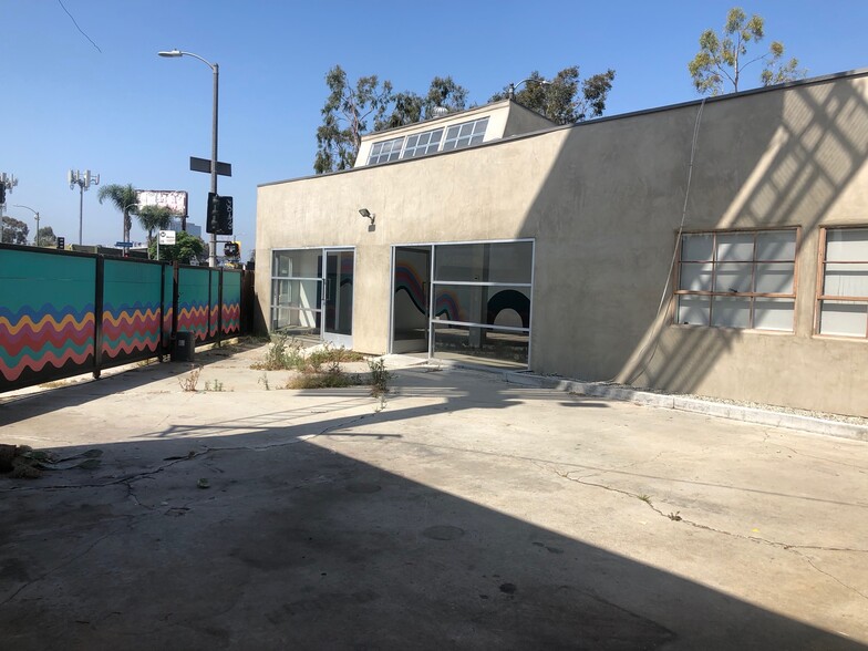 5529 W Washington Blvd, Los Angeles, CA à louer - Photo de l’immeuble – Image 2 sur 18