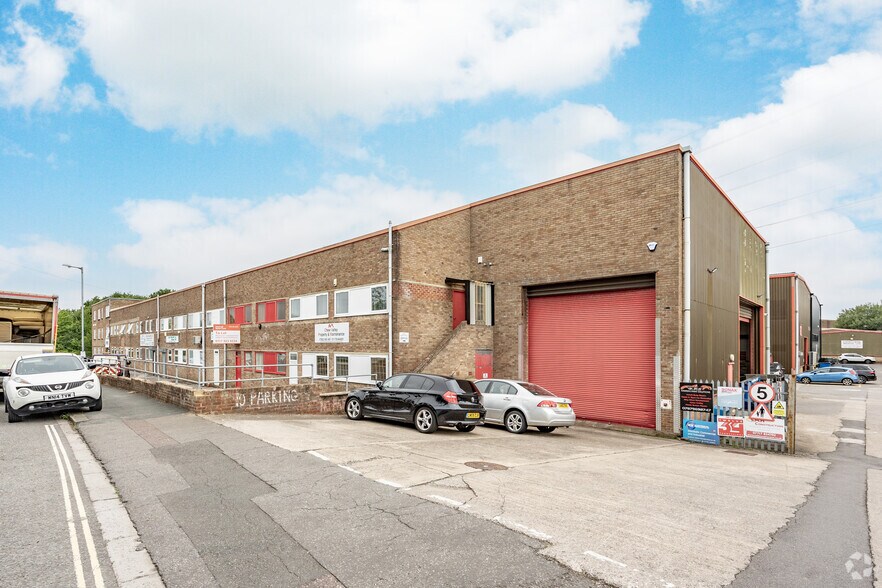 Dixon Rd, Bristol à louer - Photo de l’immeuble – Image 2 sur 6