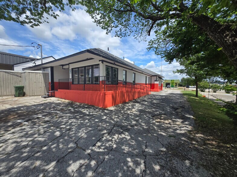 406 W Abram St, Arlington, TX à vendre - Photo de l’immeuble – Image 3 sur 22