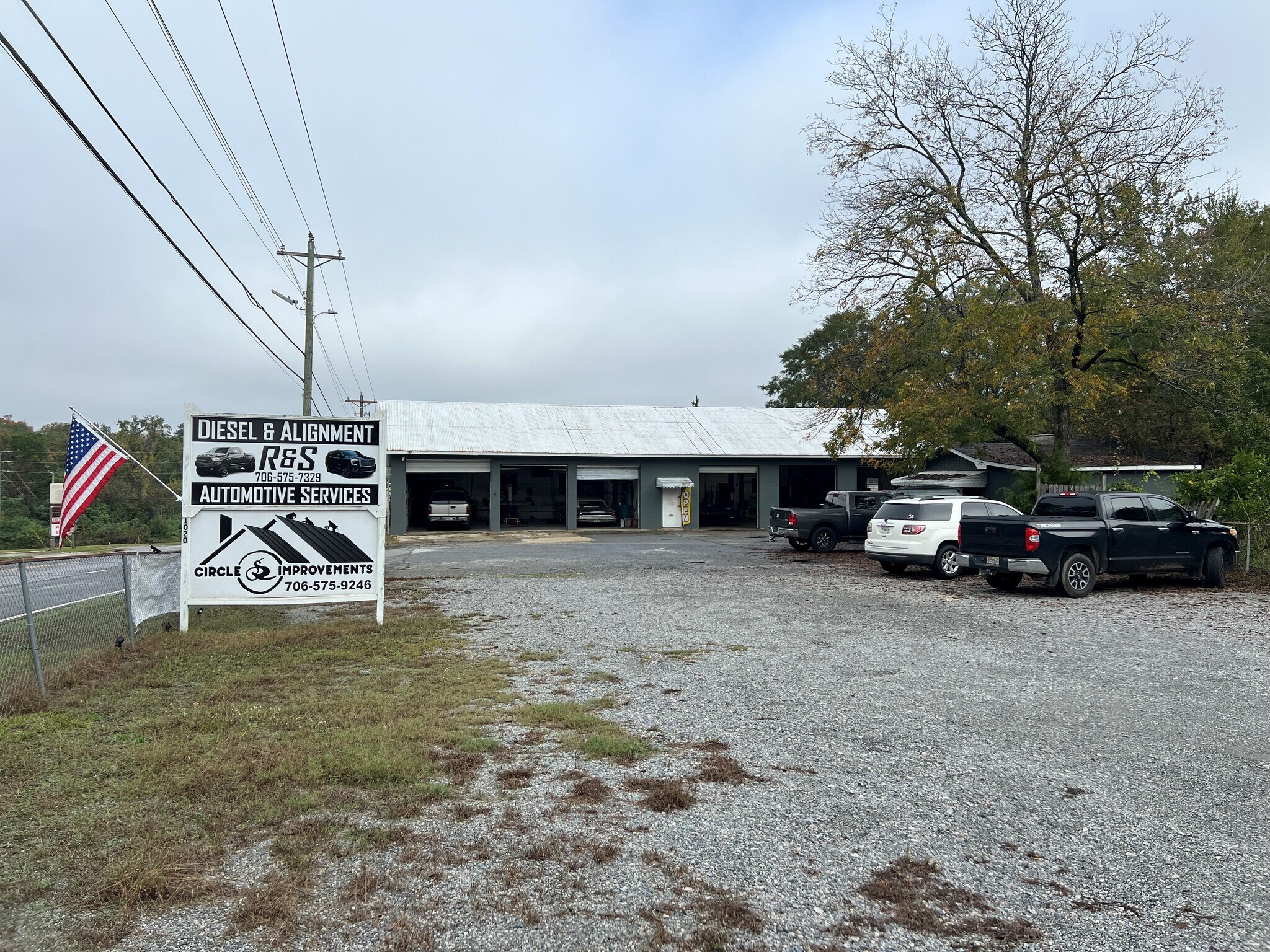 Auto Shop | 1020 N Davis & Bargain Rd portefeuille de 3 biens à vendre sur LoopNet.fr Photo principale– Image 1 sur 8