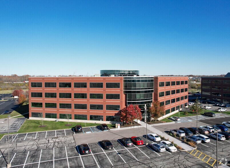 8520 Allison Pointe Blvd, Indianapolis, IN à louer - Photo de l’immeuble – Image 1 sur 15