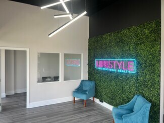 Plus de détails pour 7444 Narcoossee Rd, Orlando, FL - Bureau à louer